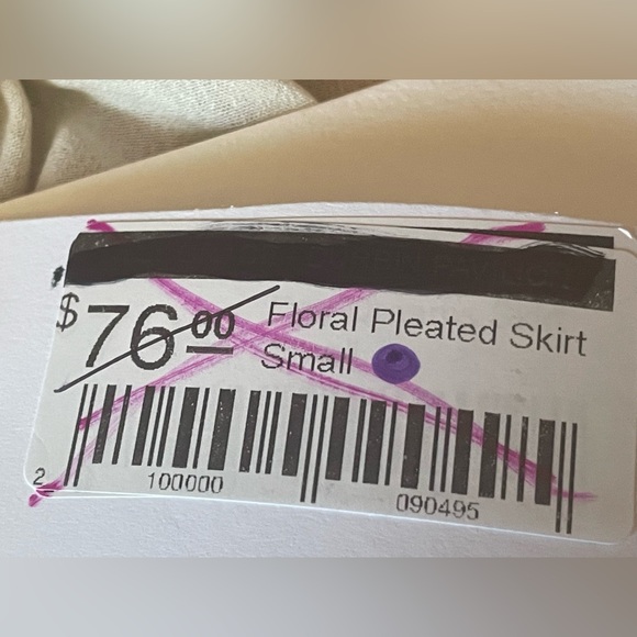 NWT. Endless Rose Pink floral skirt. - Picture 7 of 8